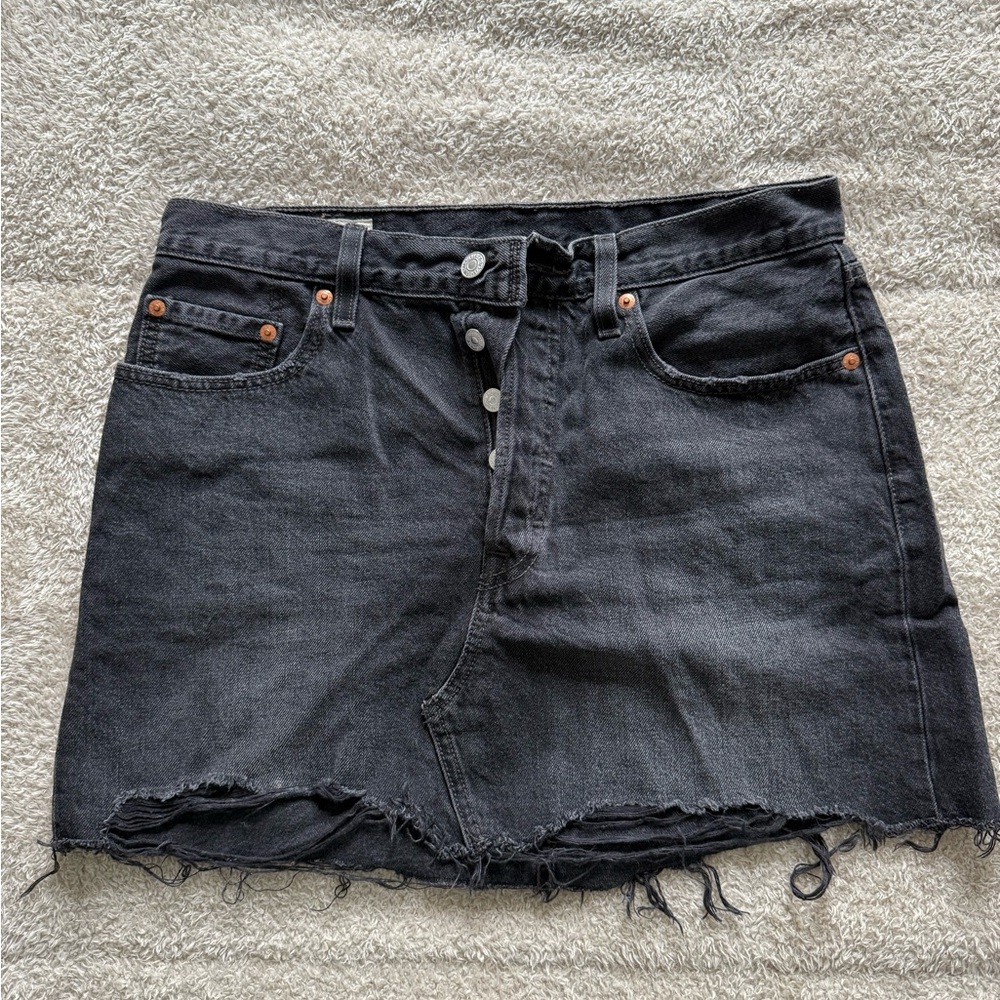 Levi's Black Skirt